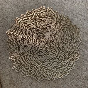 Set of 15 gold metallic placemats